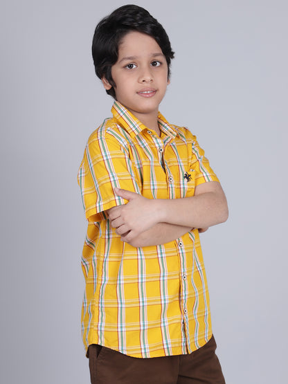 Boys Yellow Checkered Half Sleeves Spread Collar Casual Shirt