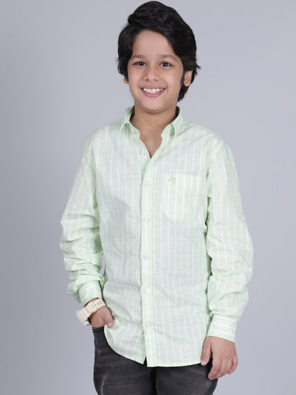 Boys Green Checkered Full Sleeves Spread Collar Casual Shirt