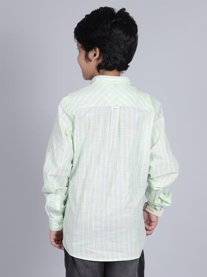 Boys Green Checkered Full Sleeves Spread Collar Casual Shirt