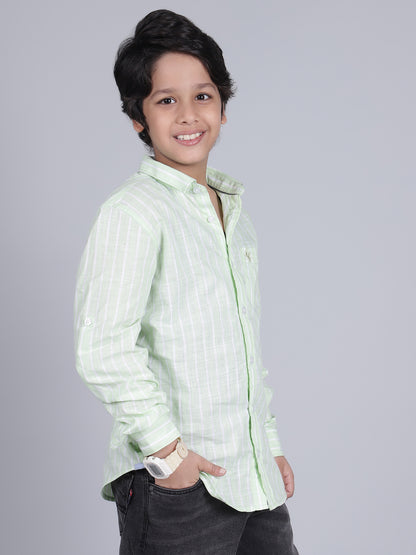 Boys Green Checkered Full Sleeves Spread Collar Casual Shirt