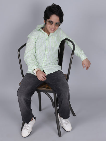 Boys Green Checkered Full Sleeves Spread Collar Casual Shirt