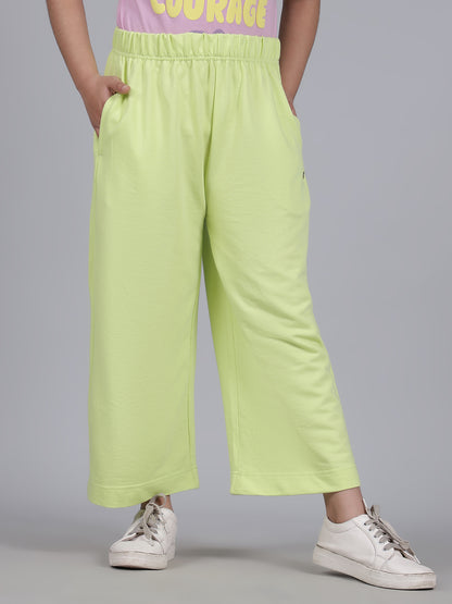 Girls Solid Green Regular Fit Casual Track Pant
