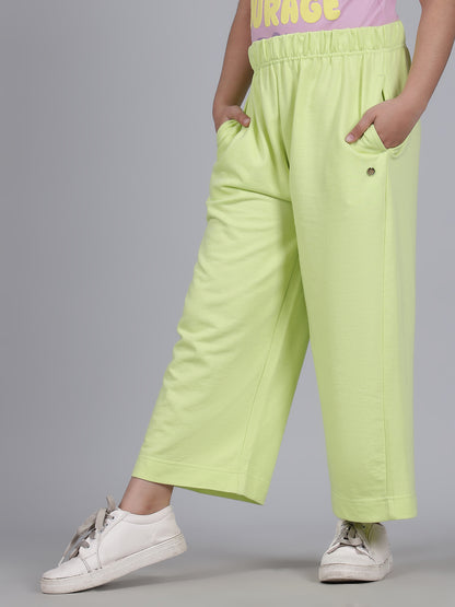 Girls Solid Green Regular Fit Casual Track Pant
