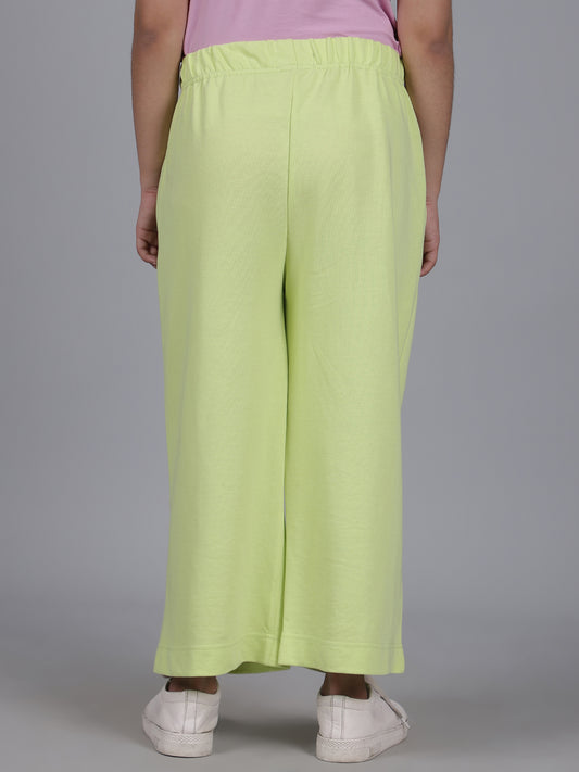 Girls Solid Green Regular Fit Casual Track Pant