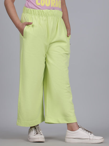 Girls Solid Green Regular Fit Casual Track Pant