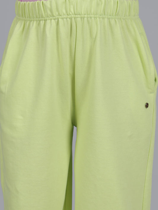 Girls Solid Green Regular Fit Casual Track Pant