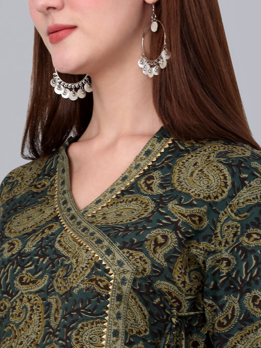 Women's Green Paisley Printed Three Quarter Sleeves Kurti