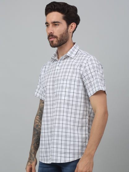 Men's White Casual Medium Checks Half sleeve Shirt