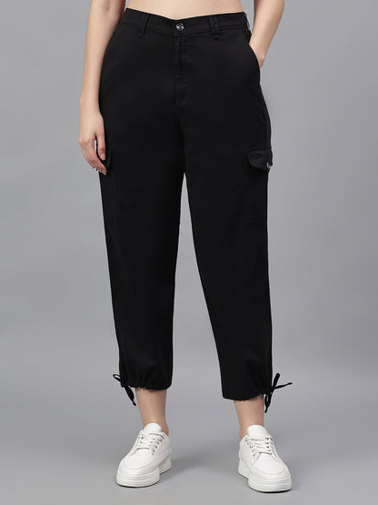 Women's Black Solid Regular Fit Casual Cargo