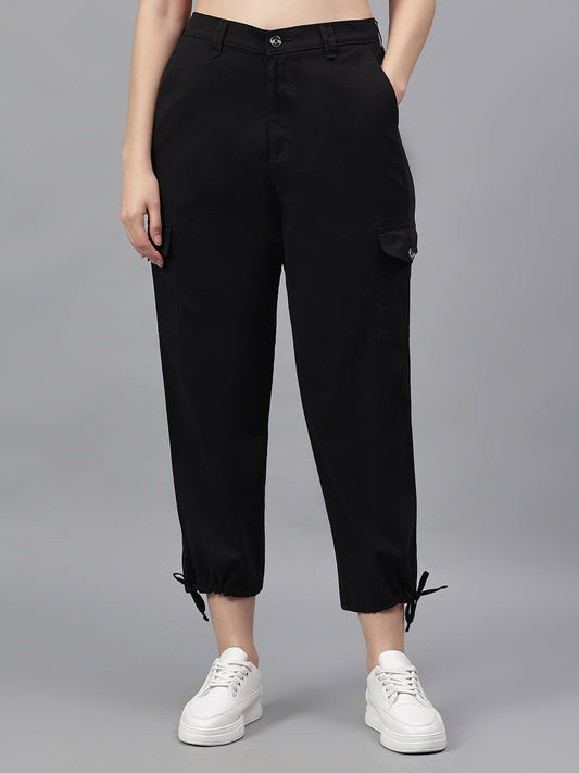 Women's Black Solid Regular Fit Casual Cargo