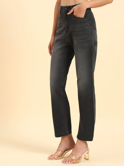 Women's Black Solid Regular Fit Casual Jeans