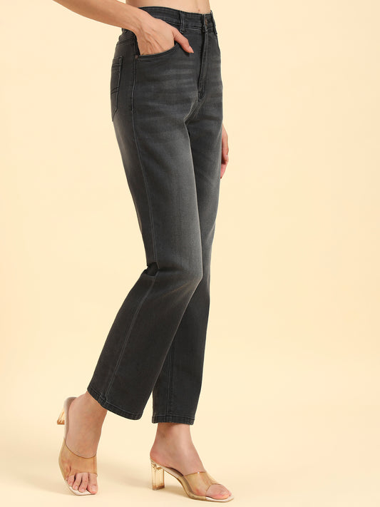 Women's Black Solid Regular Fit Casual Jeans