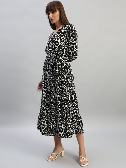 Women's Printed Black V-Neck 3/4th Sleeves Casual Dress