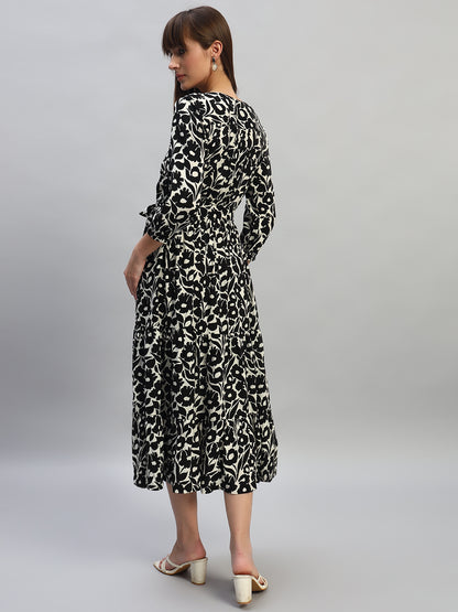 Women's Printed Black V-Neck 3/4th Sleeves Casual Dress