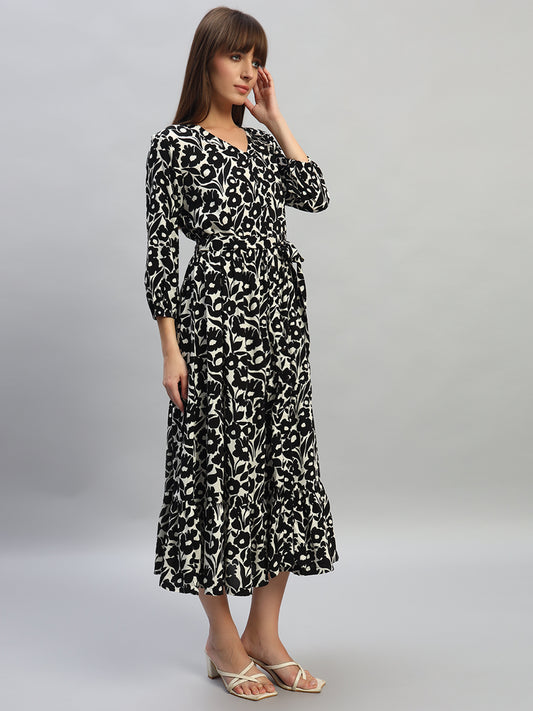 Women's Printed Black V-Neck 3/4th Sleeves Casual Dress