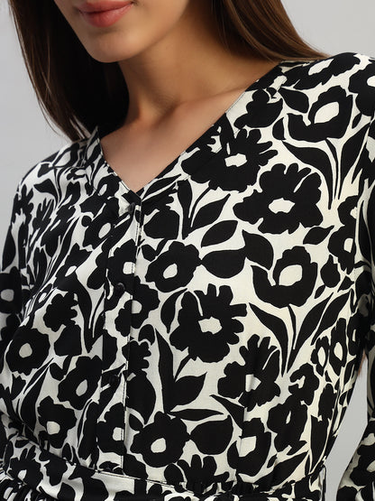 Women's Printed Black V-Neck 3/4th Sleeves Casual Dress