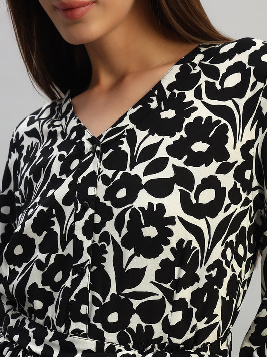 Women's Printed Black V-Neck 3/4th Sleeves Casual Dress