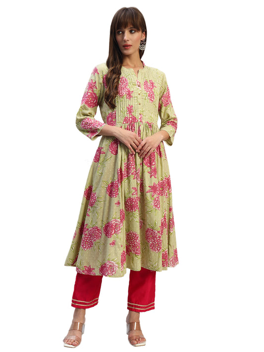 Women's Printed Green V-Neck 3/4th Sleeves Casual Kurti