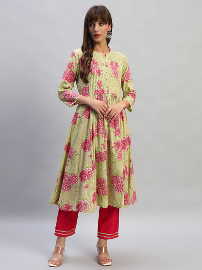 Women's Printed Green V-Neck 3/4th Sleeves Casual Kurti