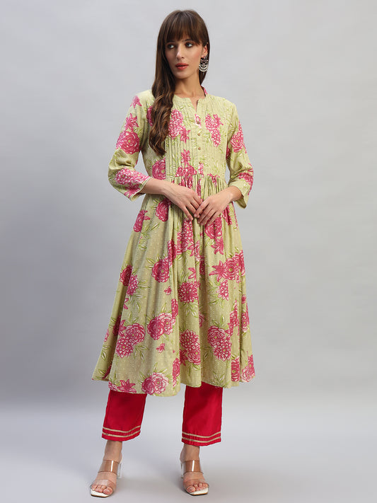 Women's Printed Green V-Neck 3/4th Sleeves Casual Kurti
