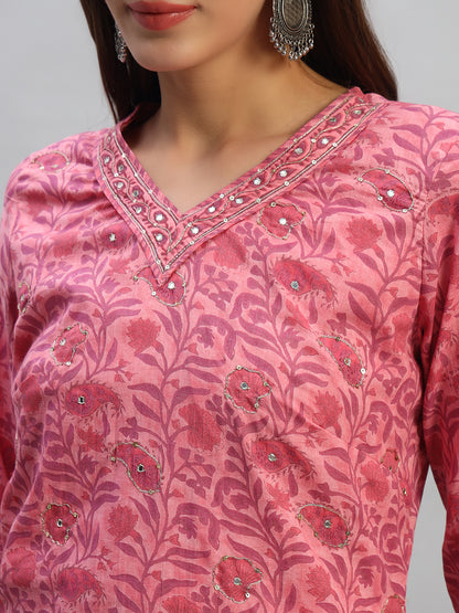 Women's Printed Onion V-Neck 3/4th Sleeves Casual Kurti