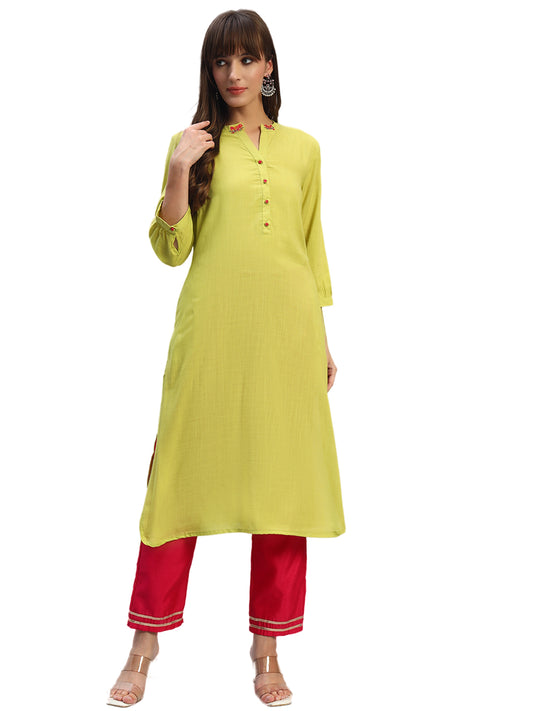 Women's Solid Green Mandarin Collar 3/4th Sleeves Casual Kurti