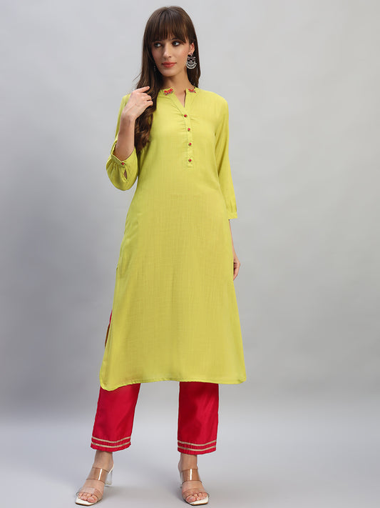 Women's Solid Green Mandarin Collar 3/4th Sleeves Casual Kurti
