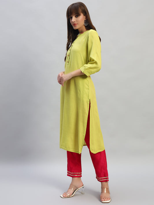 Women's Solid Green Mandarin Collar 3/4th Sleeves Casual Kurti