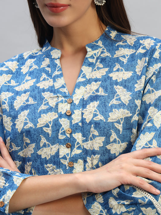 Women's Printed Blue V-Neck 3/4th Sleeves Casual Short Kurti