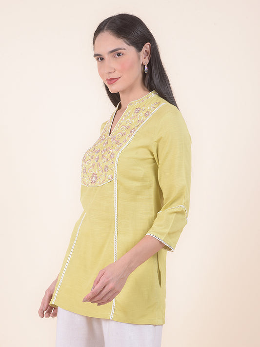 Kurti for Women l Breathable & Soft with Color Fastness Regular Fit Embroidery Pattern