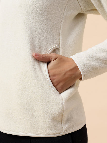 Sweatshirt for Women l Winter Wear Fleece Fabric Closure Zipper Regular Fit Solid Pattern