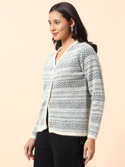 Sweater for Women l Winter Wear Fancy Fabric V-Neck Regular Fit Printed Pattern