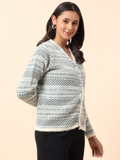 Sweater for Women l Winter Wear Fancy Fabric V-Neck Regular Fit Printed Pattern