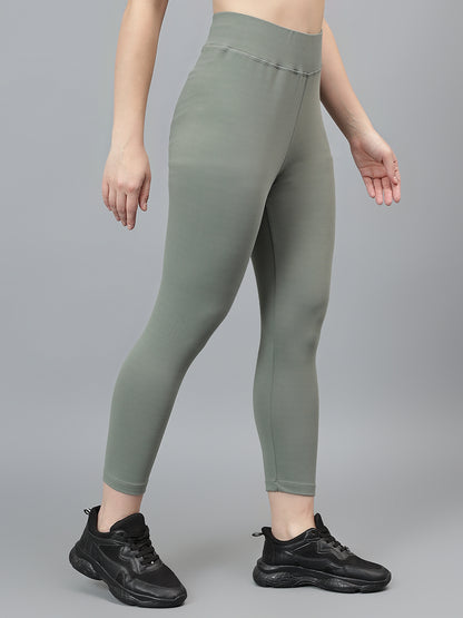 Women's Casual Solid Green Mid Rise Track Pants