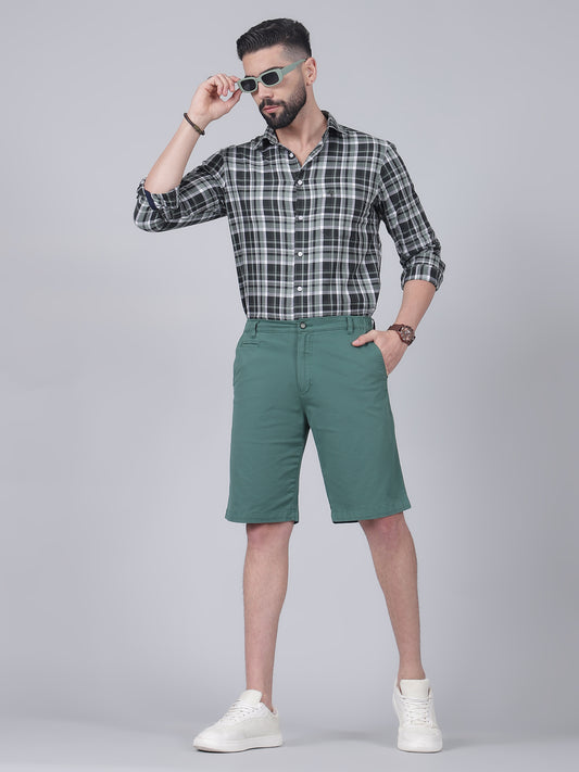 Men's Solid Green Regular Fit Casual Bermuda