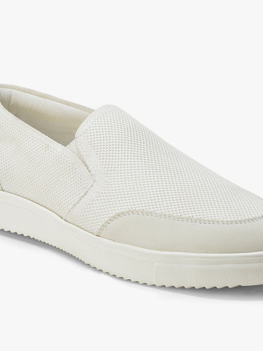 Casual Shoes for Men | Lightweight & Comfortable with Cushioned Insole Flynet Upper EVA Sole Slip On Closure
