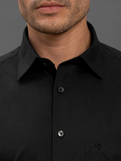 Men's Black Regular Fit Solid Full Sleeve Formal Shirt