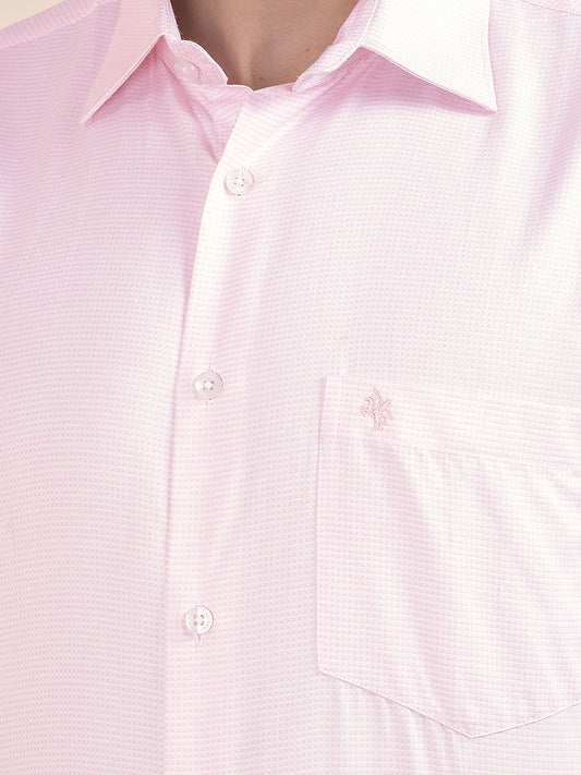 Men's Pink Regular Fit Self Design Full Sleeve Formal Shirt
