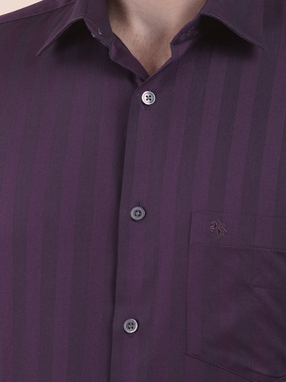 Men's Maroon Regular Fit Self Design Full Sleeve Formal Shirt