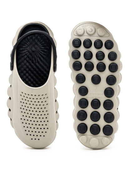 Men's Black & Beige Colourblock Clogs