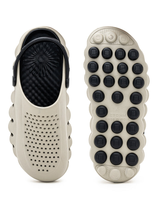Men's Black & Beige Colourblock Clogs
