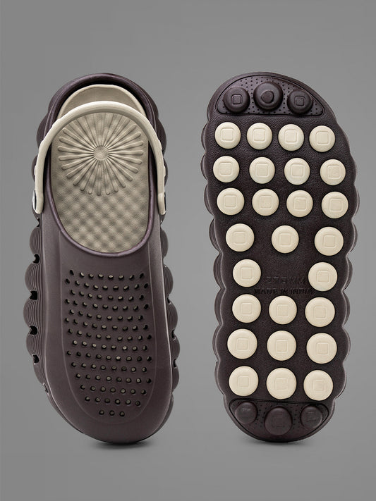 Men's Brown & Beige Colourblock Clogs