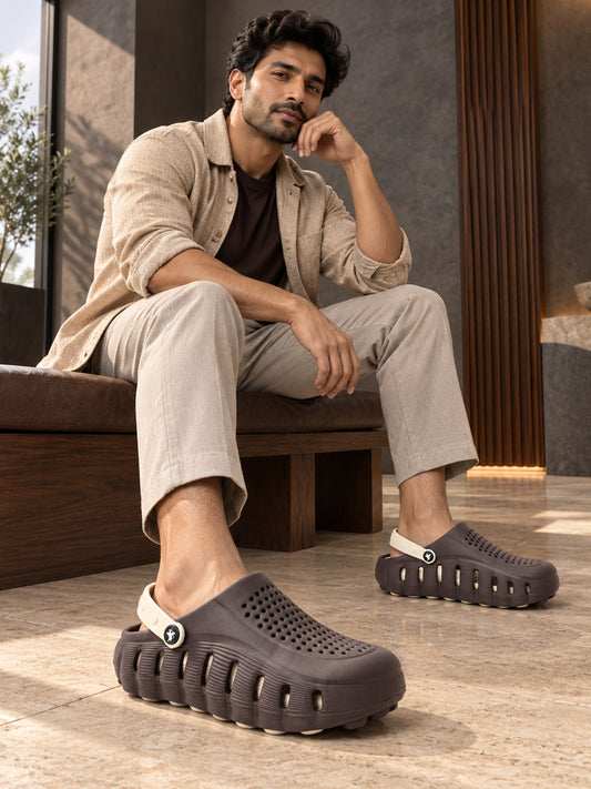 Men's Brown & Beige Colourblock Clogs