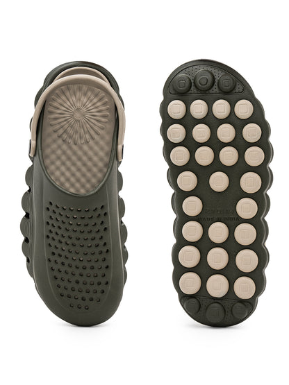 Men Olive & Beige Colourblock Clogs