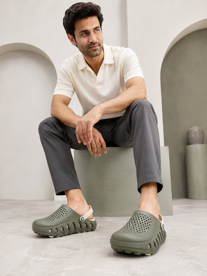 Men Olive & Beige Colourblock Clogs