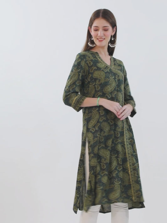 Women's Green Paisley Printed Three Quarter Sleeves Kurti
