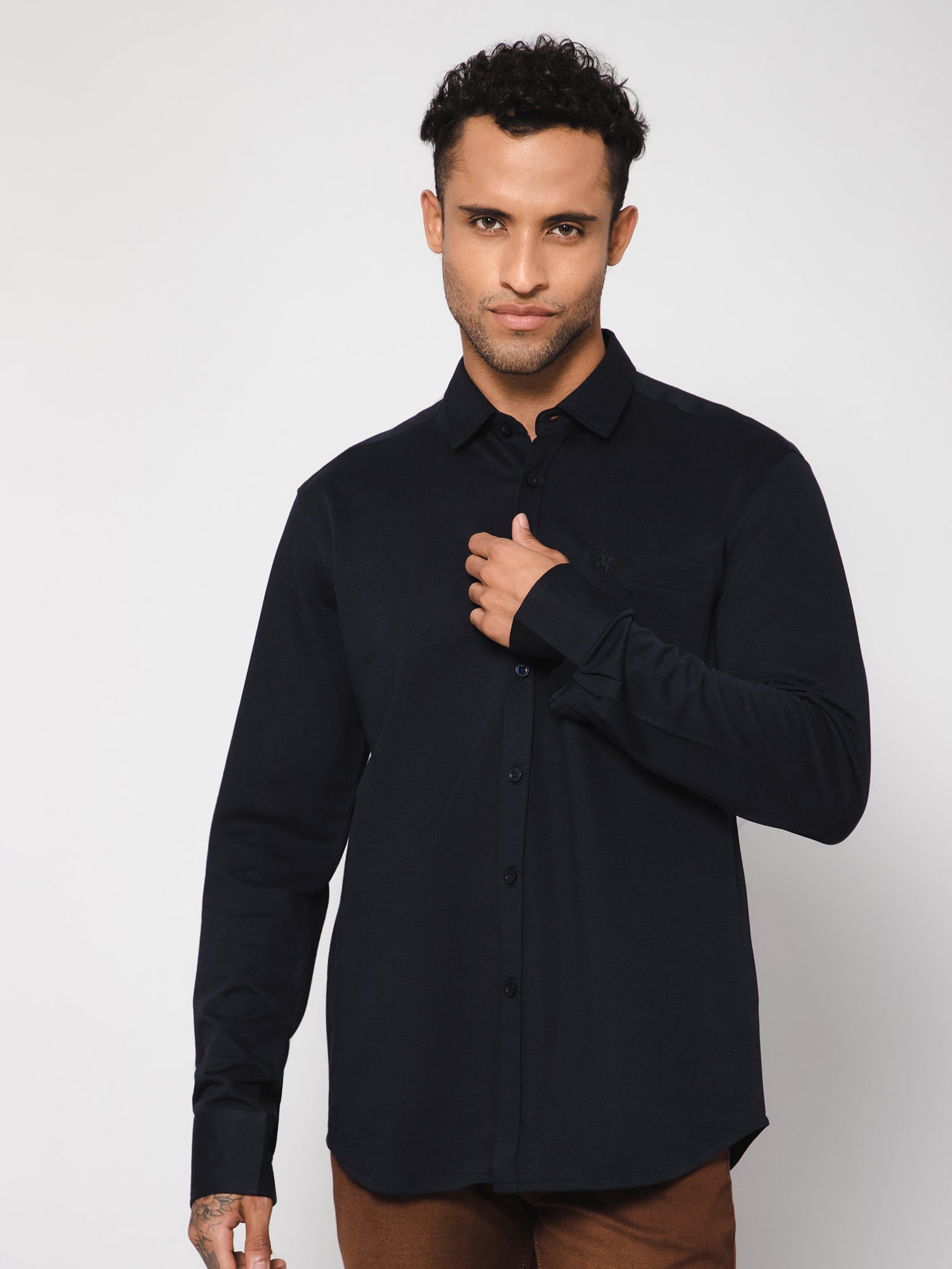 Cantabil Cotton Blend Solid Navy Blue Full Sleeve Casual Shirt for Men with Pocket (7113370992779)